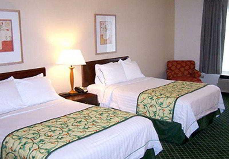 Fairfield Inn And Suites By Marriott Tampa Brandon Heartland Habitación foto